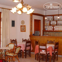 Deidamia Hotel Отель