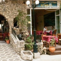 Zorbas Apartments 