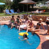 Marinet Studios & Apartments 