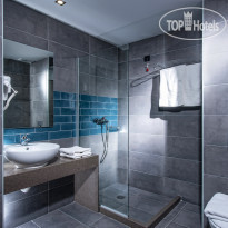 Infinity Blue Boutique Hotel & Spa Bathroom