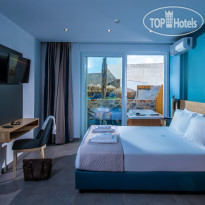 Infinity Blue Boutique Hotel & Spa Superior Triple Room with Outd