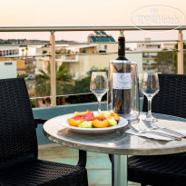Pollis Hotel