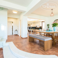 Anemeli Villa Dining area 