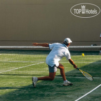 Porto Elounda Golf & SPA Resort У отеля два теннисных корта с 