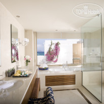 Knossos Beach Bungalows Suites Resort & Spa Junior Suite's Bathroom