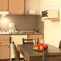 Latania Apartments and Studios kitchen