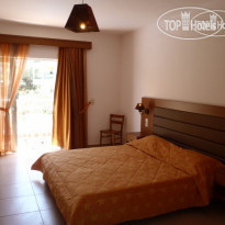 Nostos Beach Apartments 