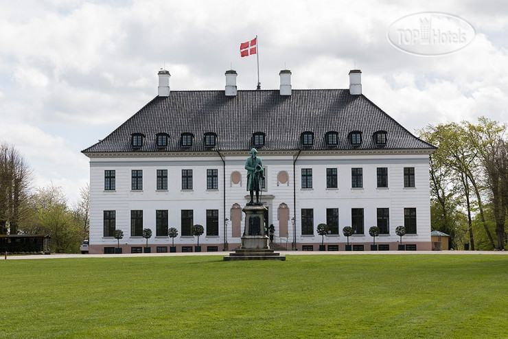 Фото Bernstorff Palace