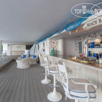 Gran Melia Victoria DRY POOL BAR by Javier de las 