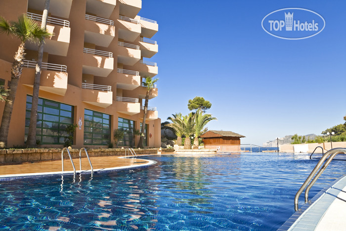 Fergus Style Cala Blanca Suites