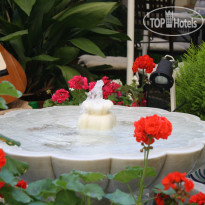 Abadia Hotel Granada Centro Marble fountain in Patio