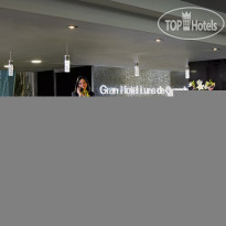 Sercotel Gran Hotel Luna de Granada Рецепция.