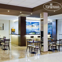 Hotel Puerta de Toledo Кафетерий.