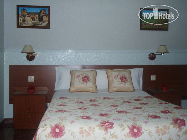 Фотографии отеля  Hostal Corbero 2*