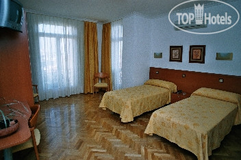 Новые добавленные фото туристов Hostal Luis XV 2*