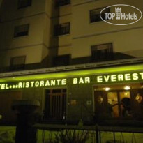 Everest Hotel 