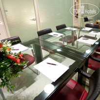 Breaking Business Hotel