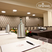 Breaking Business Hotel