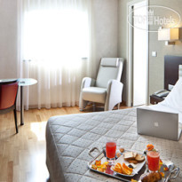 Breaking Business Hotel