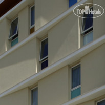 Breaking Business Hotel