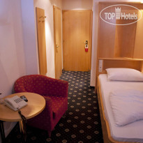 Chrys Hotel