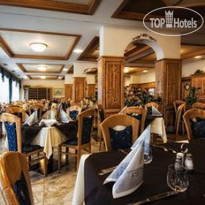 Everest Restaurant Hotel 