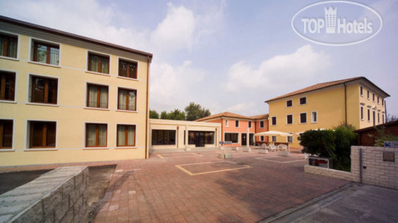 Фотографии отеля  Best Western Titan Inn Hotel Treviso 4*