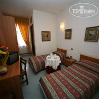 Emily Fiera Hotel  