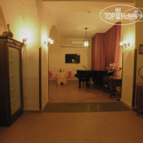 Toledo Hotel  