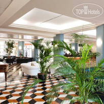Montresor Hotel Tower Вестибюль
