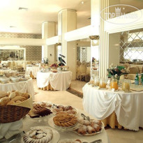 Roseo Hotel Leon D'Oro Зал для завтраков