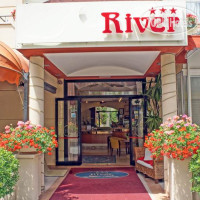 River Hotel  3*