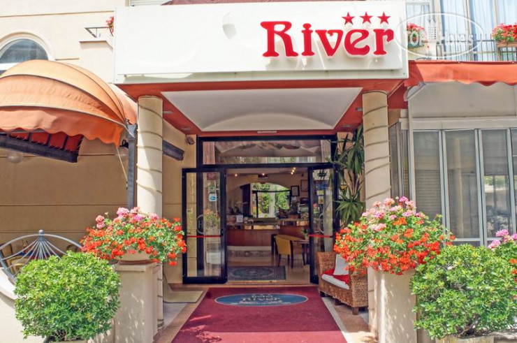 Фотографии отеля  River Hotel  3*