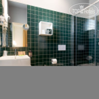 UpHotel Bathroom