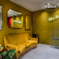 UpHotel Meet Up Lounge