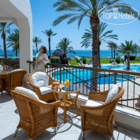 Constantinou Bros Athena Beach Hotel 