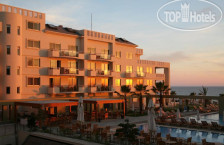 Capital Coast Resort & Spa 4*