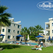 Rododafni Beach Apartments & Villas 