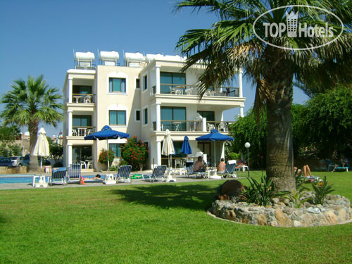 Фото Rododafni Beach Apartments & Villas