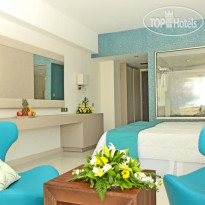 King Evelthon Beach Hotel & Resort 