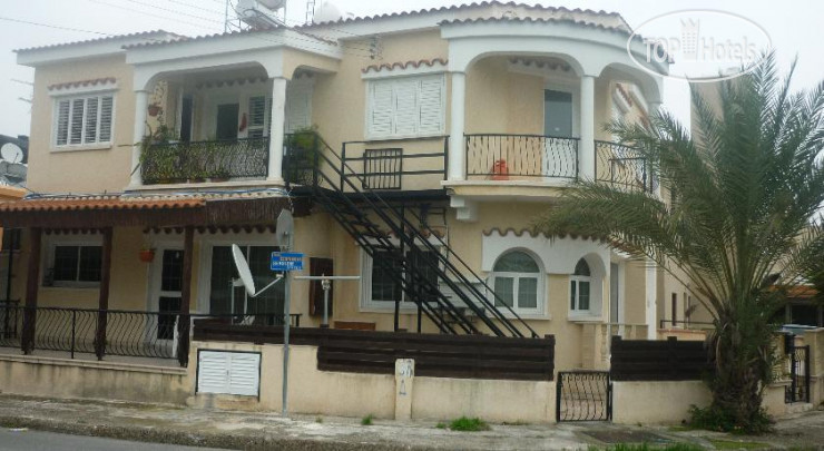 Фото Larnaca Budget Residences
