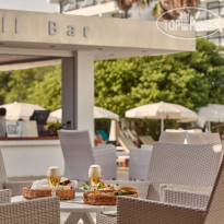 Grecian Bay Hotel Grill Bar