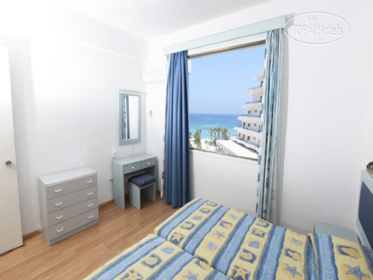 Фотографии отеля  Constantinos The Great Hotel Apartments 4*