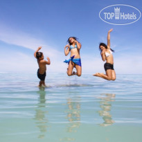 Moana Sands Beachfront Hotel & Villas