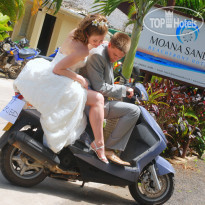 Moana Sands Beachfront Hotel & Villas 