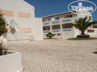 Фотографии отеля  Oasis Beach Apartments 3*