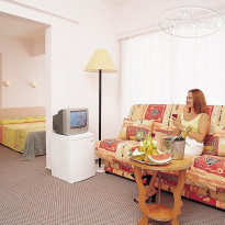 Merry Hotel 