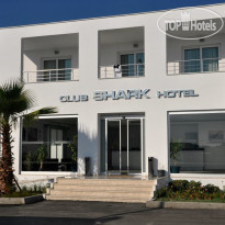 Shark Club Hotel Отель
