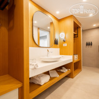 The Norm Collection Door'a tophotels