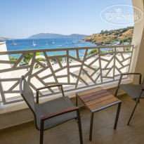 Azka Sea view room